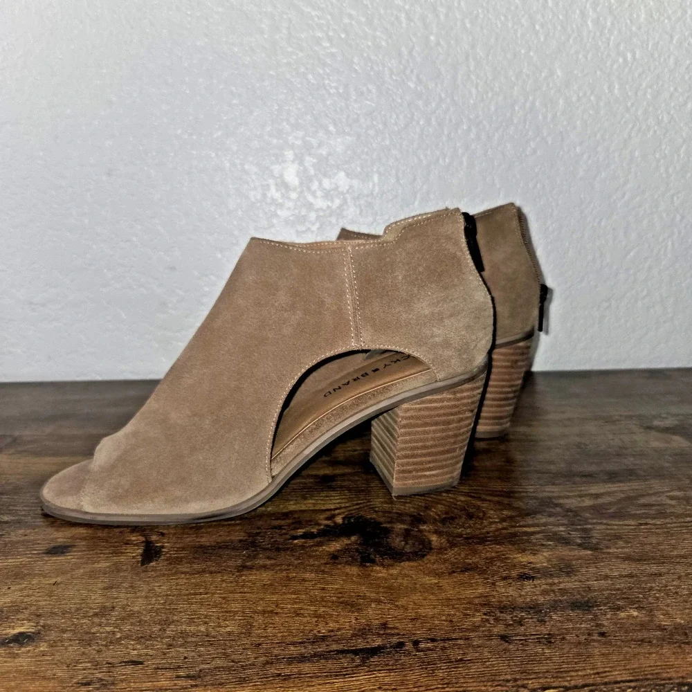 Lucky Brand Keight Booties Women 9M Tan Suede Peep Toe Cutout Block Heel Western